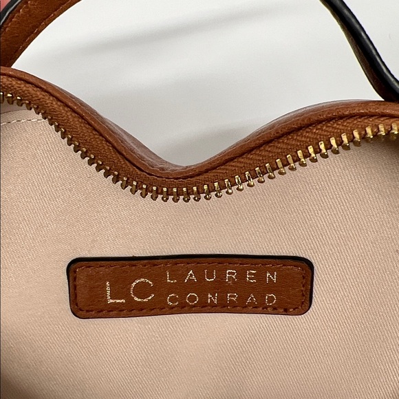 ♥️ Laura Conrad Heart-Shaped Brown PU Leather Small Crossbody Purse - Picture 3 of 8